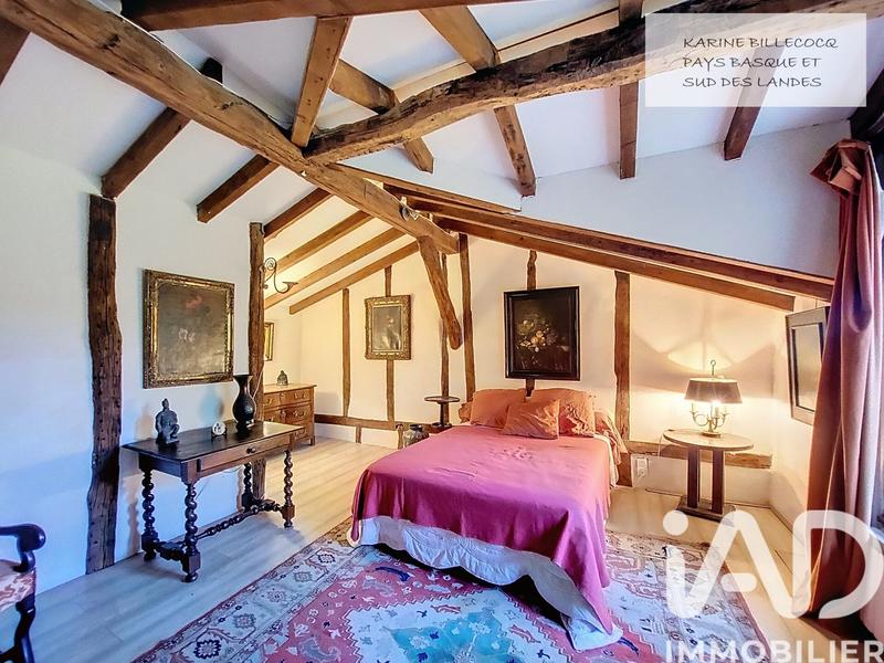 Maison - 338 m² - 12 pièces