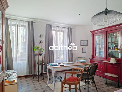 Maison - 237 m² - 10 pièces