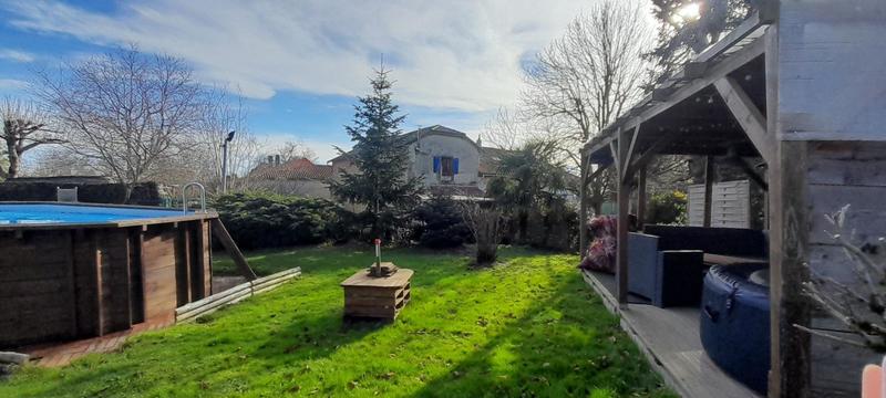 Maison - 255 m² - 10 pièces