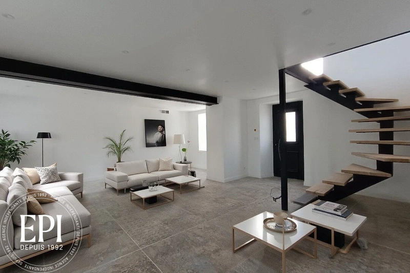 Propriété - 450 m² - 10 pièces