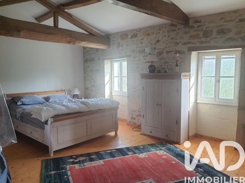 Maison - 202 m² - 6 pièces