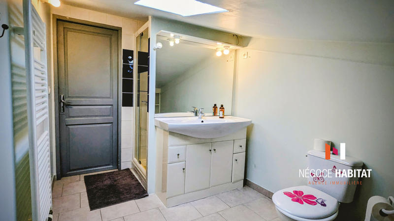 Maison - 235 m² - 10 pièces