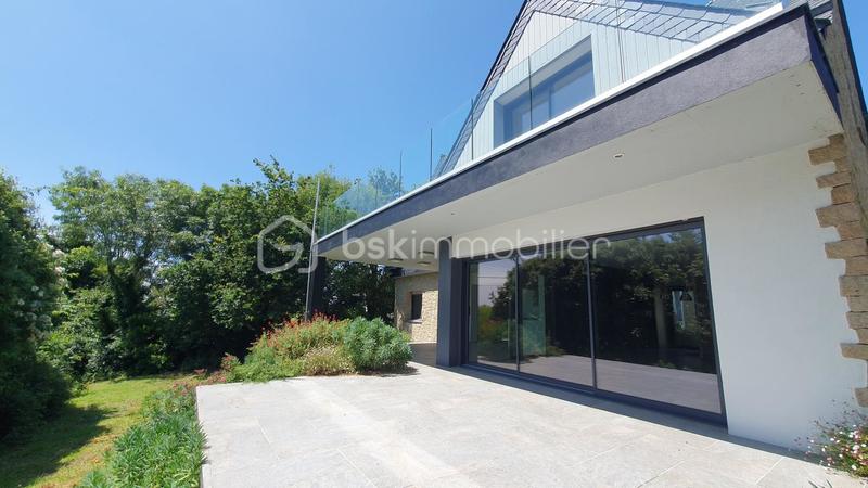 Maison - 210 m² - 10 pièces