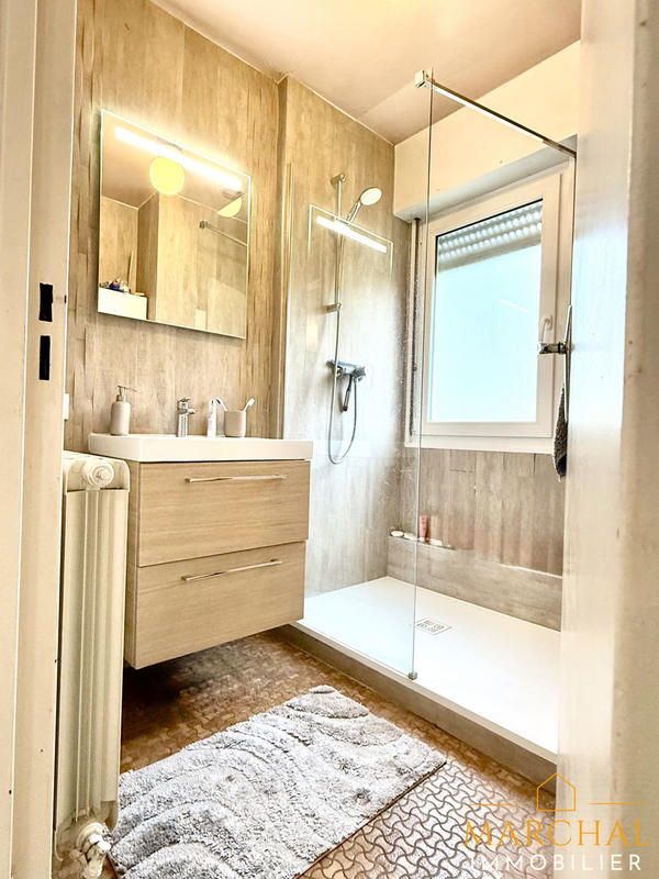 Maison traditionnelle - 83 m² - 4 pièces