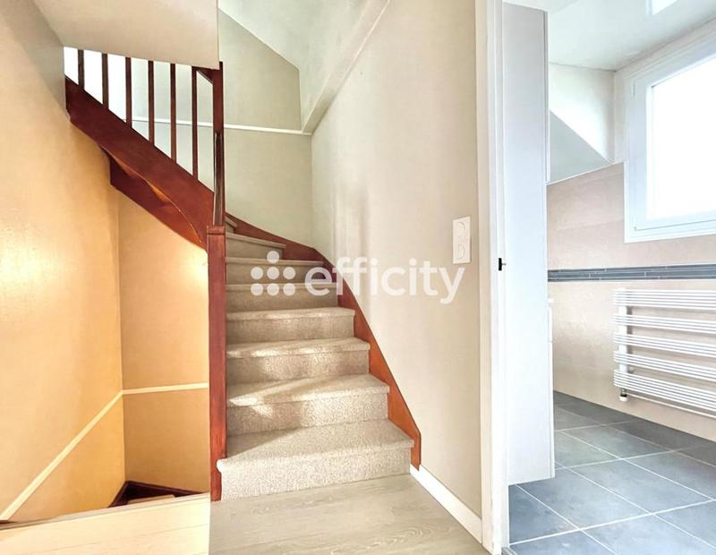 Maison - 140 m² - 7 pièces