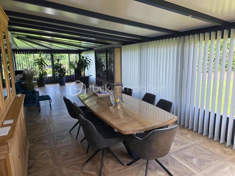 Maison - 186 m² - 9 pièces