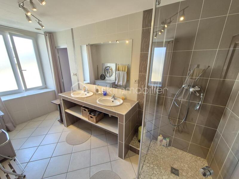 Appartement - 188 m² - 6 pièces