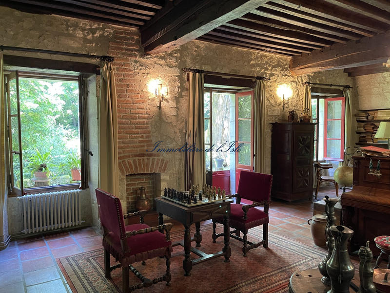 Maison - 320 m² - 8 pièces