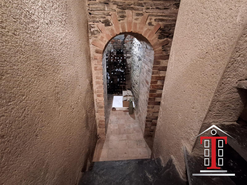 Maison traditionnelle - 240 m² - 8 pièces