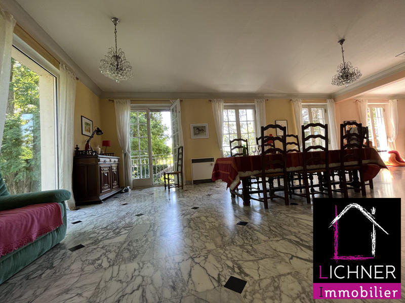 Maison - 373 m² - 10 pièces