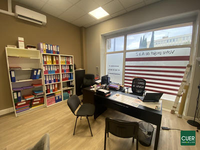 Local commercial - 110 m² - 3 pièces