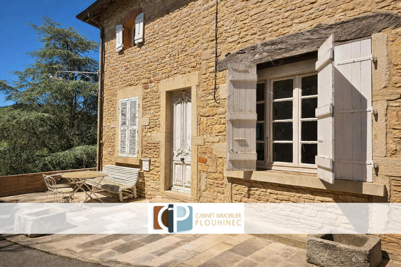 Maison - 332 m² - 9 pièces