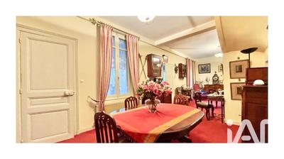 Maison - 200 m² - 7 pièces