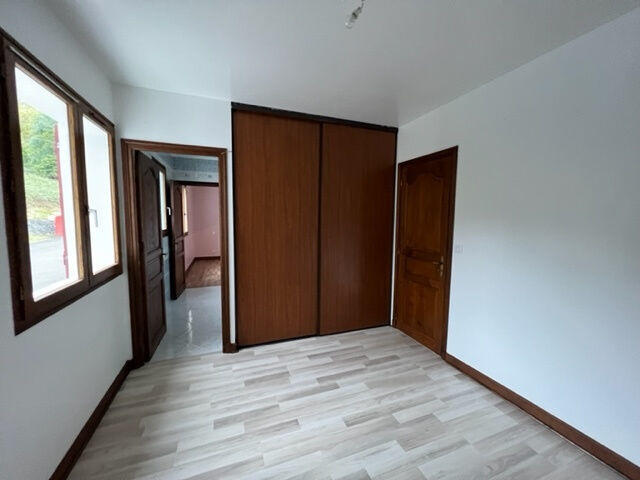 Maison - 181 m² - 6 pièces