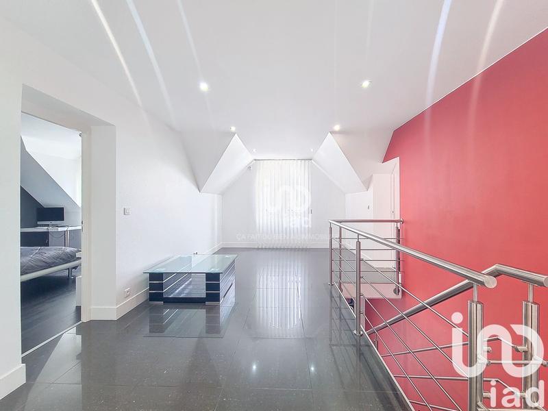 Maison - 240 m² - 8 pièces