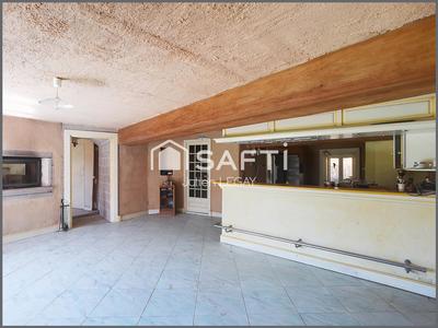 Maison - 323 m² - 14 pièces