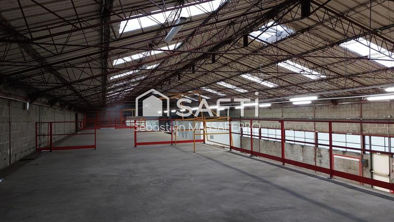 Local commercial - 1 850 m² - 3 pièces