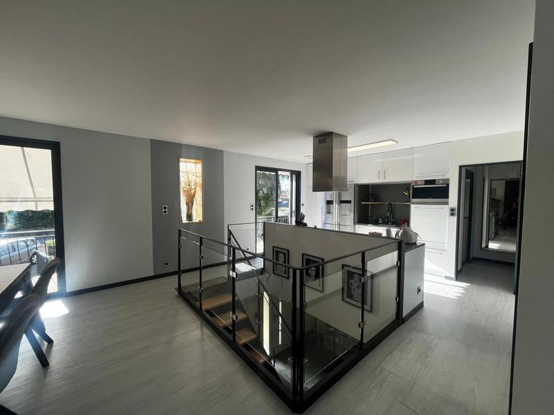 Maison - 188 m² - 6 pièces