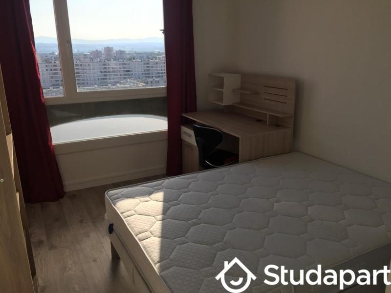 Chambre - 9 m² - 1 pièce