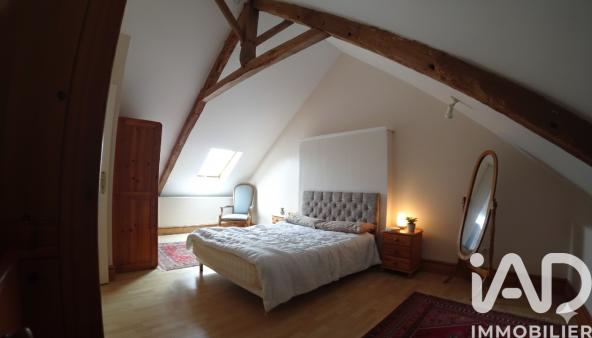 Maison - 350 m² - 25 pièces