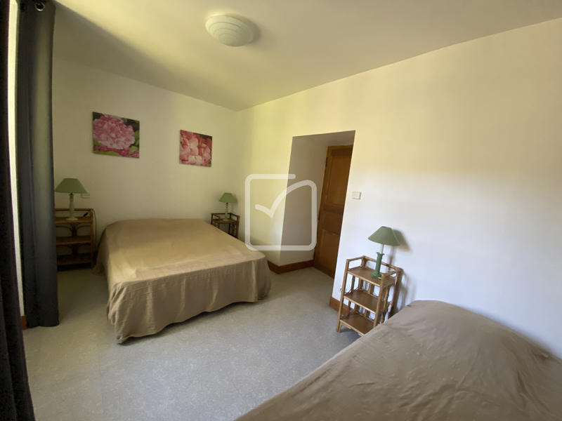 Maison - 298 m² - 12 pièces