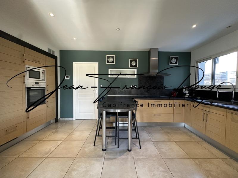 Maison - 170 m² - 7 pièces