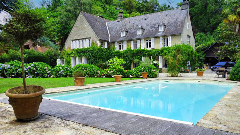 Propriété - 414 m² - 7 pièces