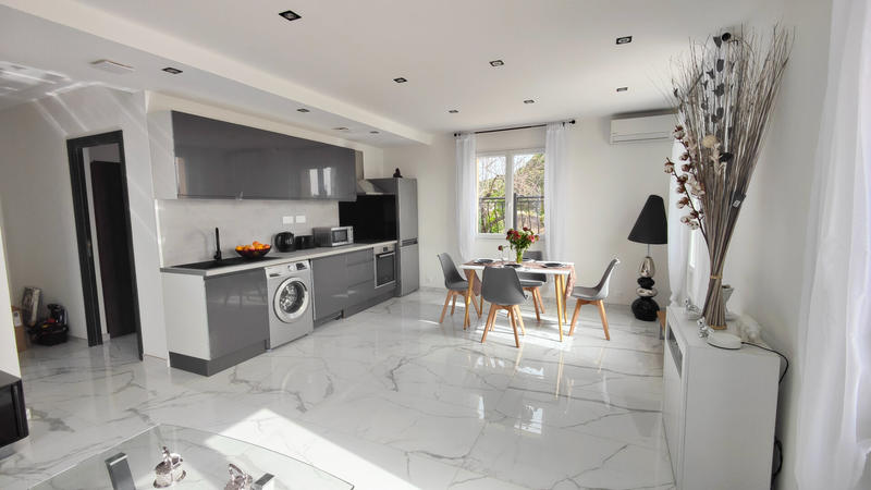 Villa - 218 m² - 8 pièces