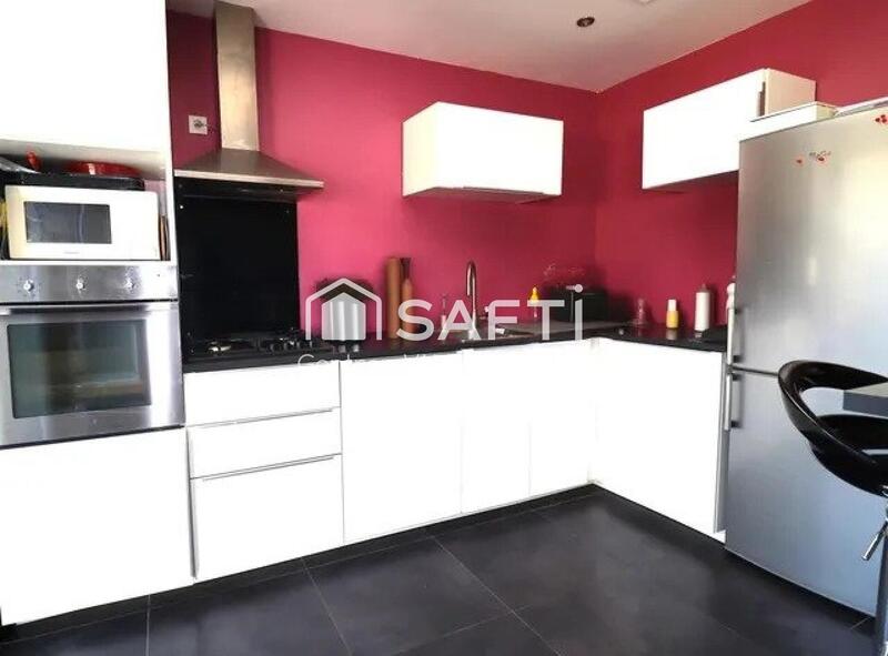 Maison - 93 m² - 5 pièces