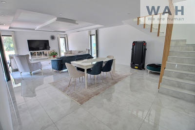 Villa - 190 m² - 6 pièces