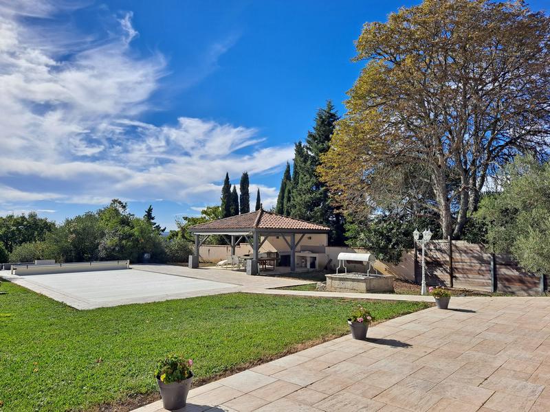 Maison - 250 m² - 6 pièces