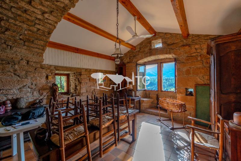 Maison en pierre - 64 m² - 4 pièces