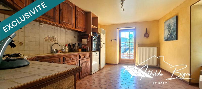 Maison - 221 m² - 8 pièces