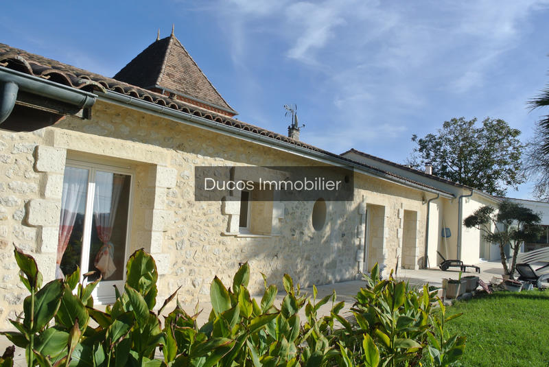 Maison - 280 m² - 6 pièces