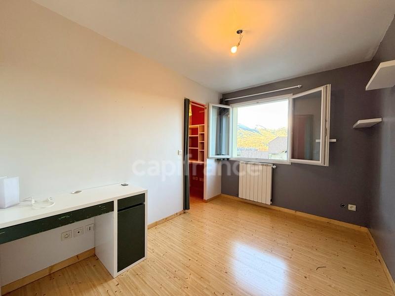 Maison - 211 m² - 9 pièces