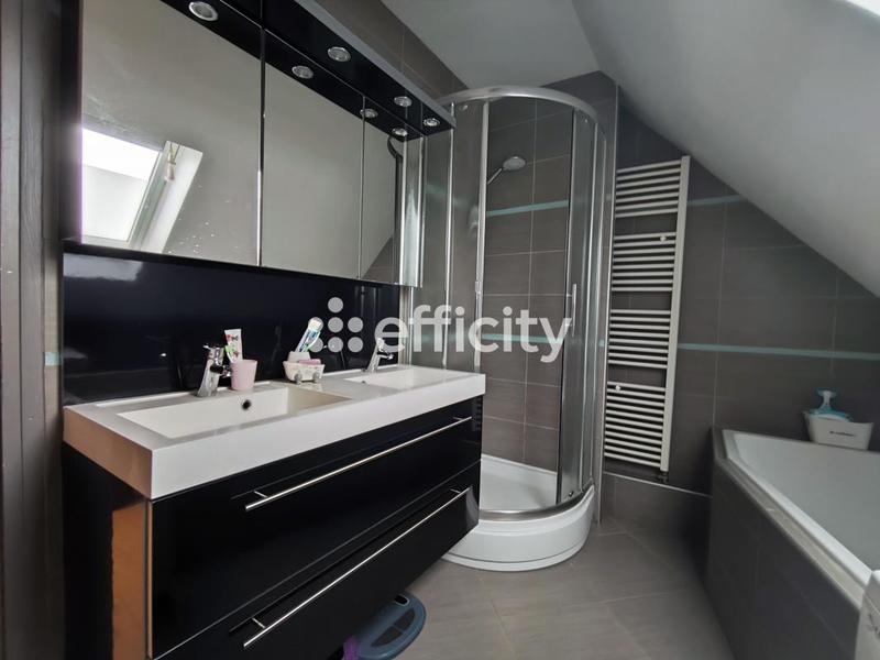 Pavillon - 95 m² - 5 pièces