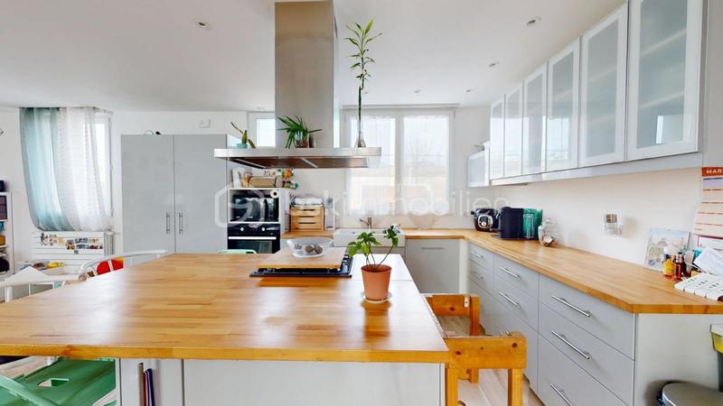 Maison - 122 m² - 5 pièces