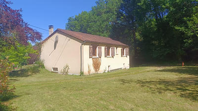 Maison - 90 m² - 5 pièces