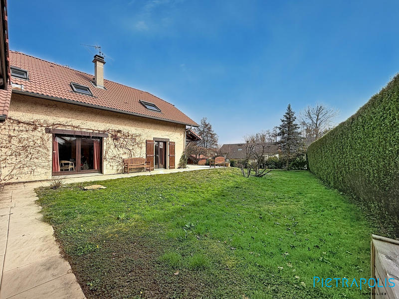 Villa - 162 m² - 6 pièces