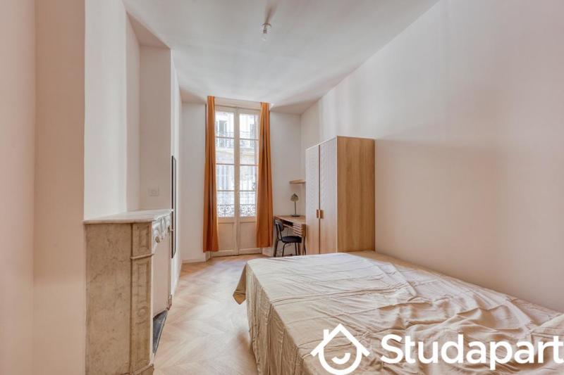 Chambre - 9 m² - 1 pièce