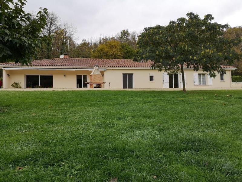 Propriété - 240 m² - 6 pièces