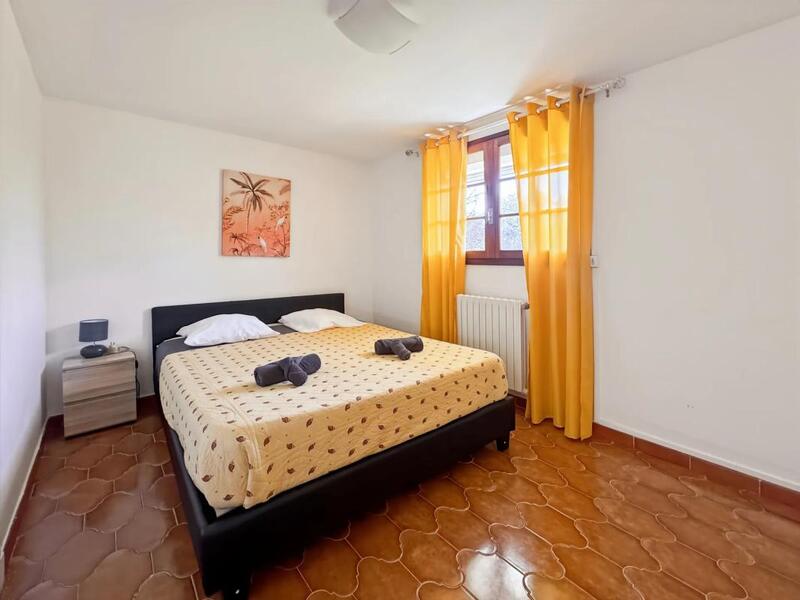 Maison - 222 m² - 8 pièces