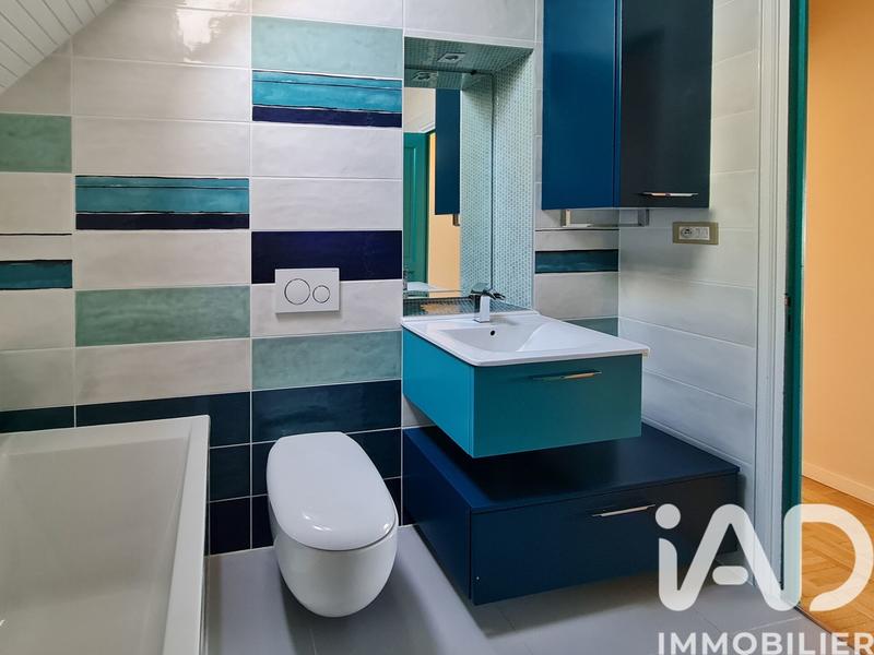 Maison - 234 m² - 9 pièces