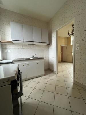 Maison - 212 m² - 8 pièces