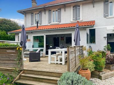 Maison - 217 m² - 10 pièces