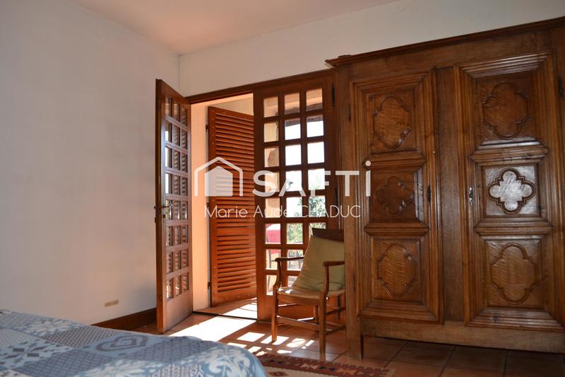 Maison - 292 m² - 9 pièces