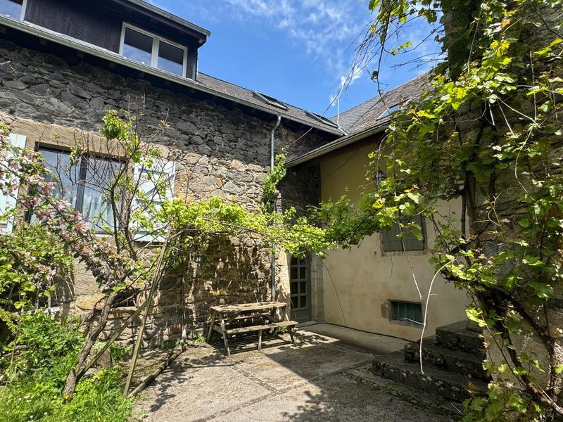 Maison de village - 110 m² - 7 pièces