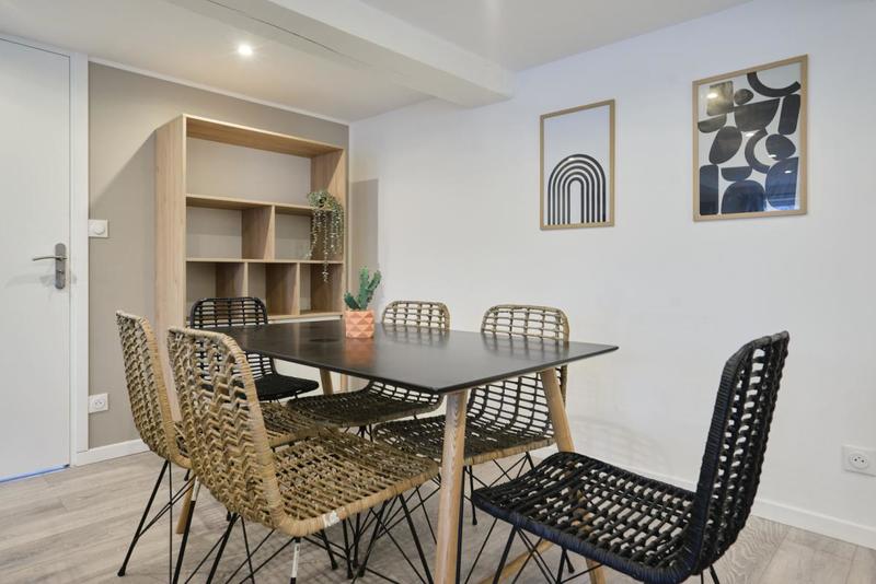 Appartement - 99 m² - 6 pièces