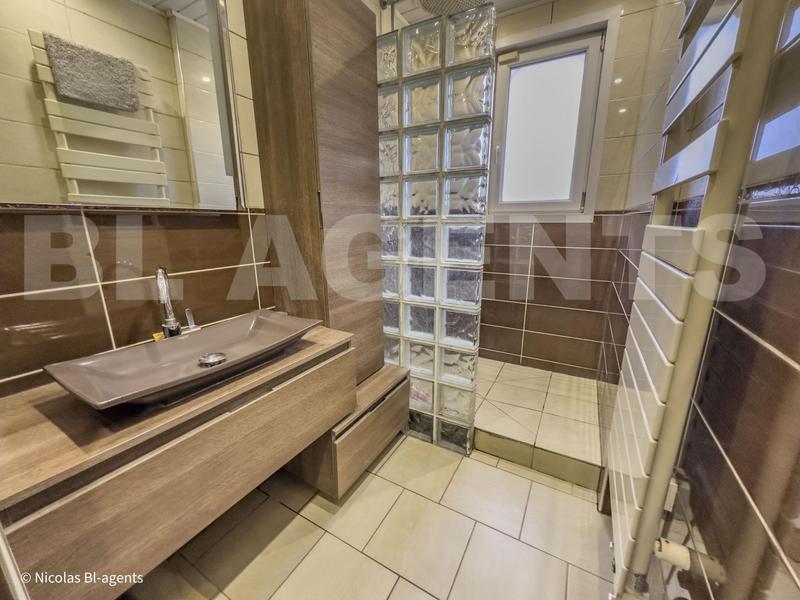 Pavillon - 90 m² - 5 pièces