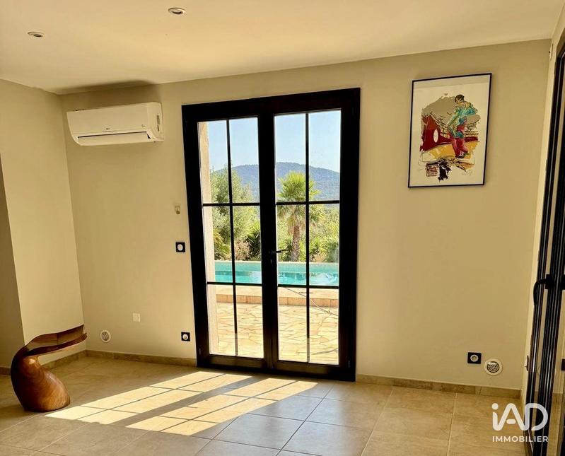 Maison - 260 m² - 6 pièces